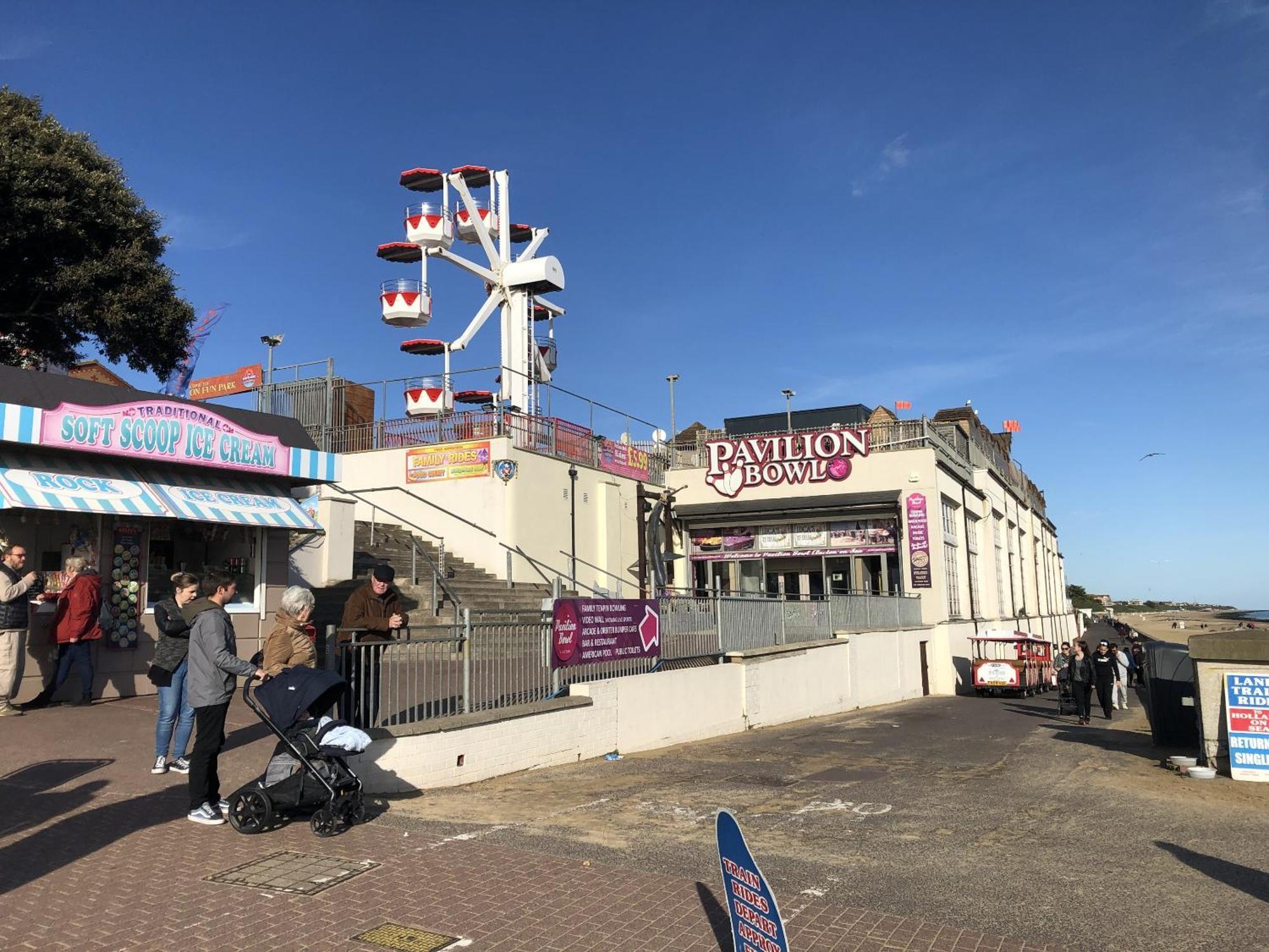 A Wave From It All Great Clacton Exterior photo