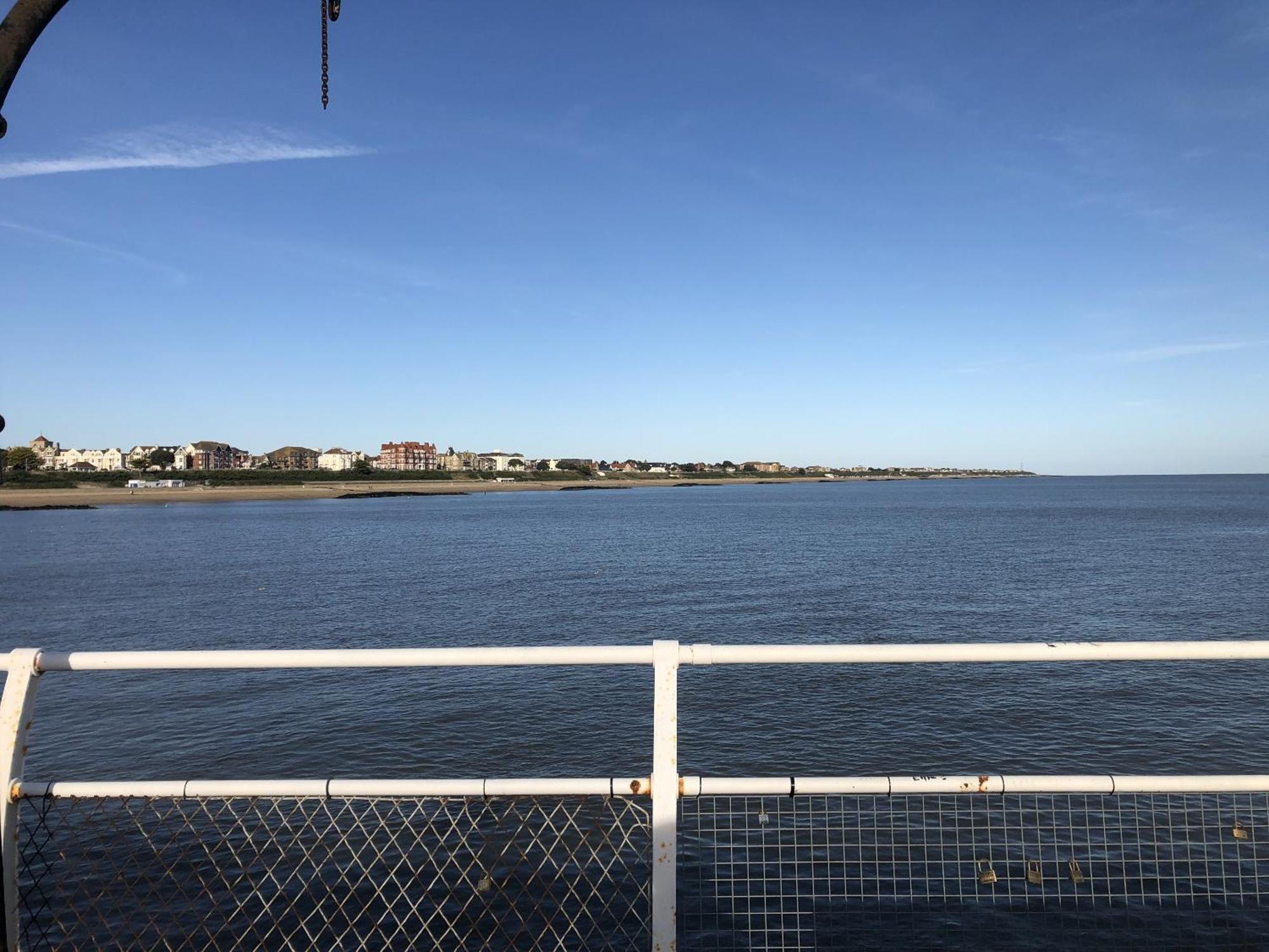A Wave From It All Great Clacton Exterior photo